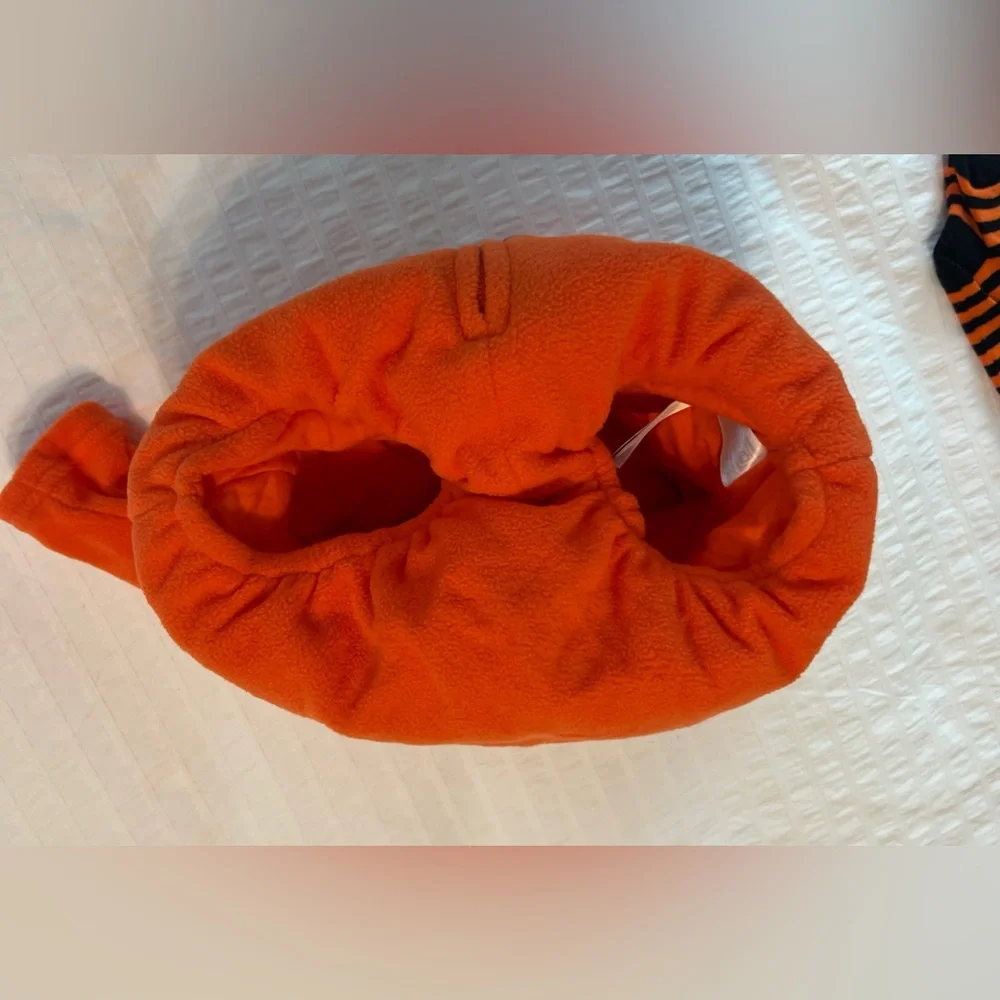 Baby winter Halloween pumpkin costume with striped socks - 6-9 months